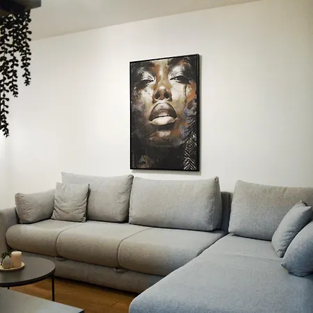 Apartamento Atina 1 *